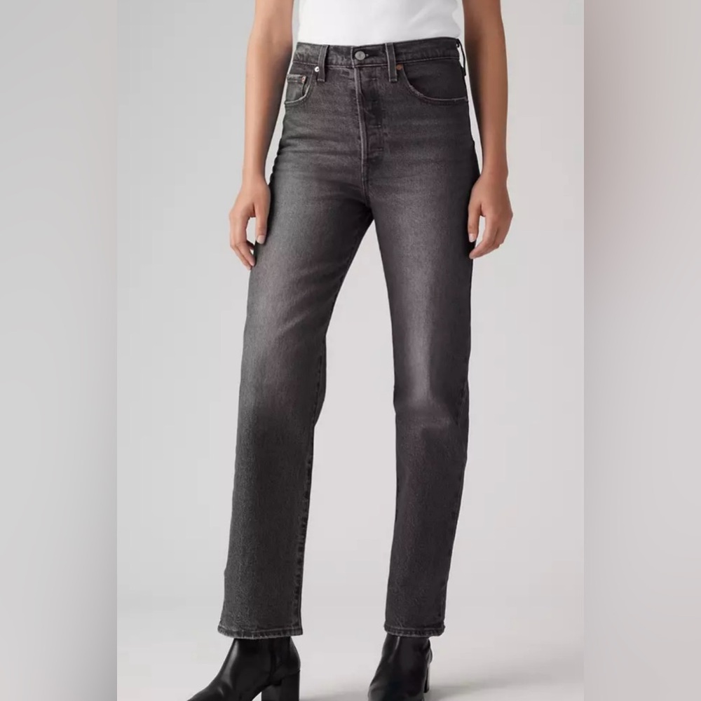 Levi’s black Rib cage straight ankle jean